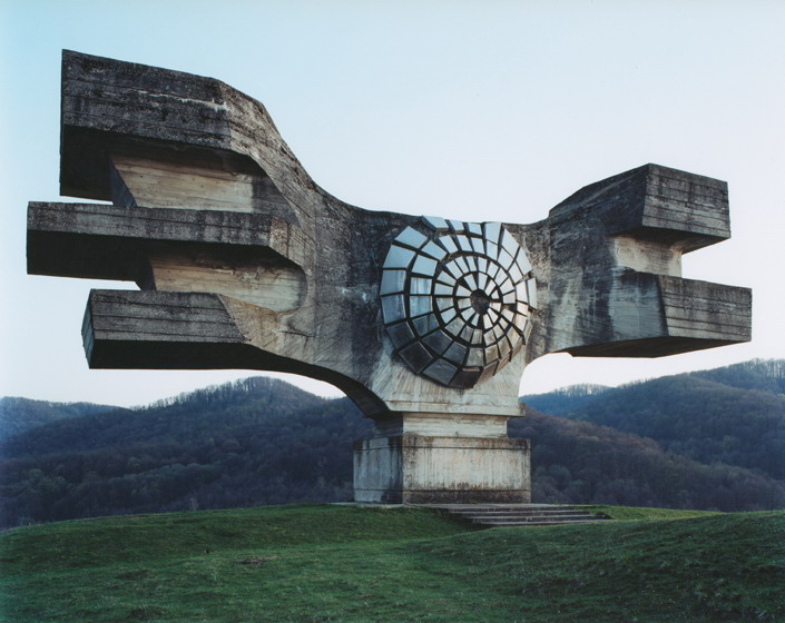 Jan Kempenaers - Spomenik. The end of history.